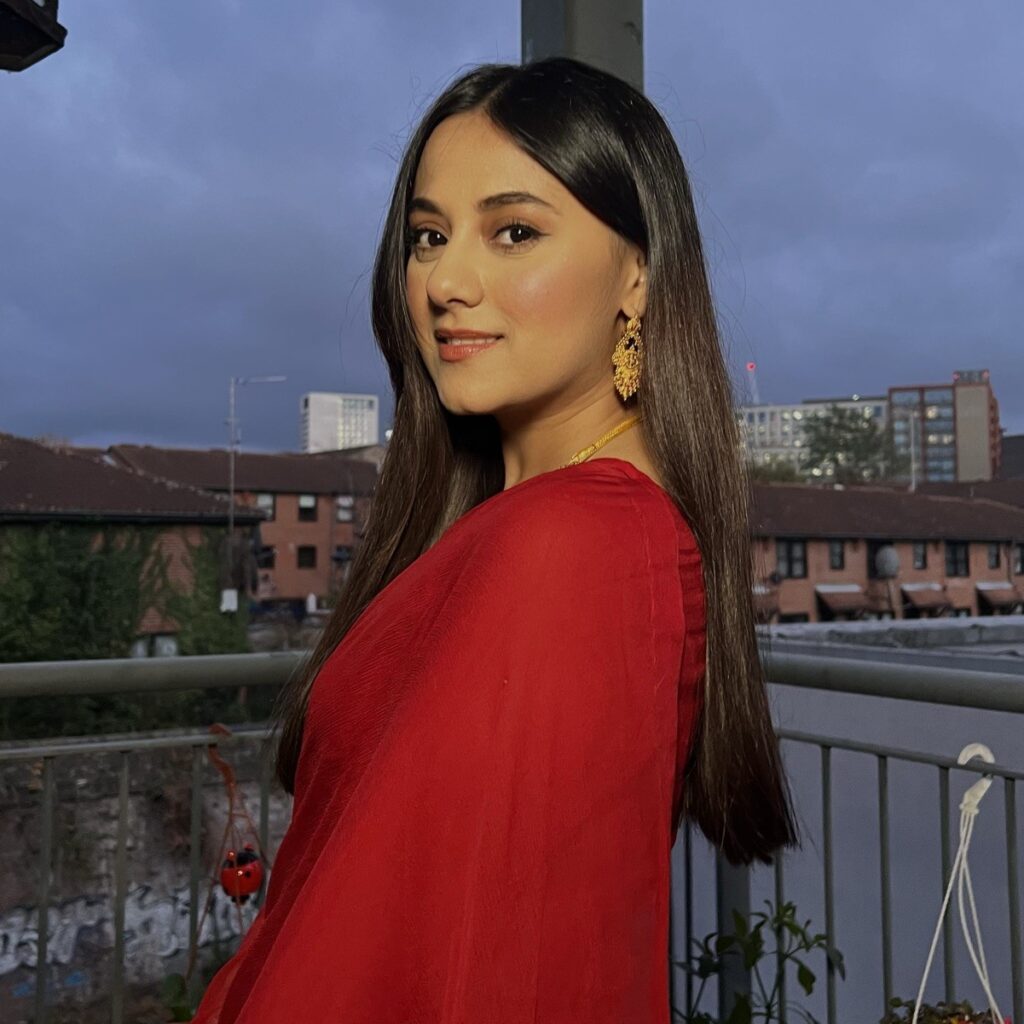 Unzela Khan photo